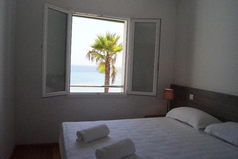 Residence Villa Tyrrenia มาชินาจิโอ ภายนอก รูปภาพ